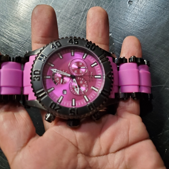 Invicta Sea Spider Purple Polyurethane Band - Picture 5 of 7